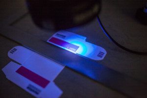 Fluoreszierende Farbe auf einer Verpackung - Mugler_Masterpack GmbH